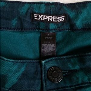 EXPRESS tie dye jeans sz 8, inseam is 29" rise is 7".
